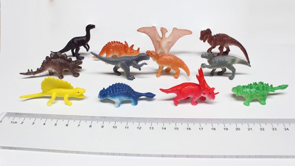 12pcs assorted plastic dinosaur toys set