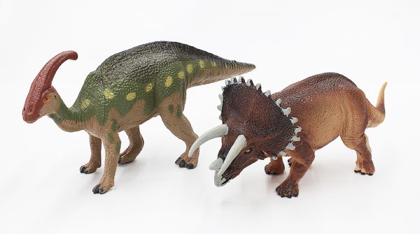 9” Realistic plastic dinosaur toy set