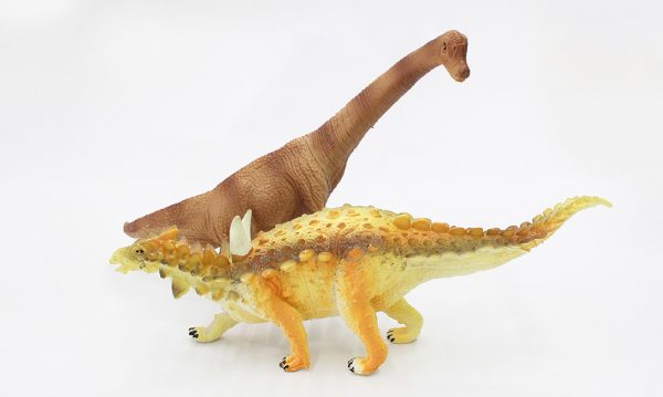 9” Realistic plastic dinosaur toy set