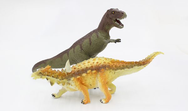 9” Realistic plastic dinosaur toy set