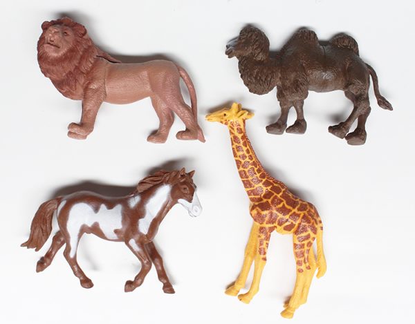 4pcs Hollow plastic wild animals model toy