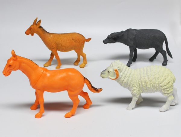 4pcs Hollow plastic farm animal toys