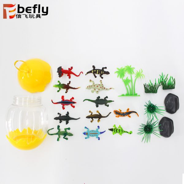 With reptile natural animal model plastic easter egg toy