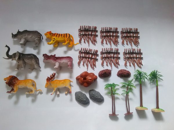 Plastic model kit animal park toy