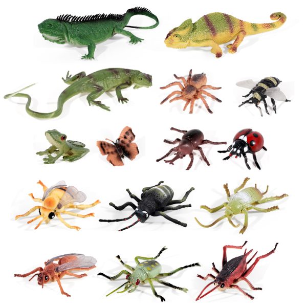 Egg pack different size plastic model insect toys